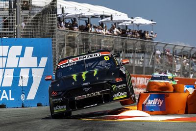 Supercars drivers baffled by Gold Coast kerb rules