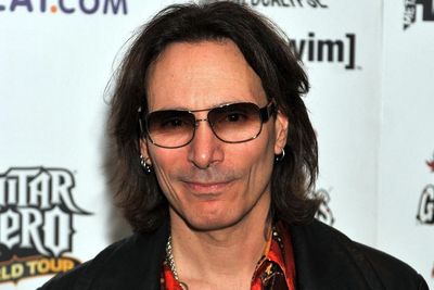 Items belonging to Whitesnake guitarist Steve Vai to fetch thousands at auction