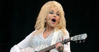 Dolly Parton, 76, devastates fans by announcing retirement in heartbreaking post