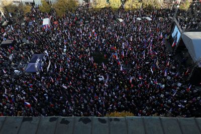 Czech protesters call for new government, direct gas talks with Russia