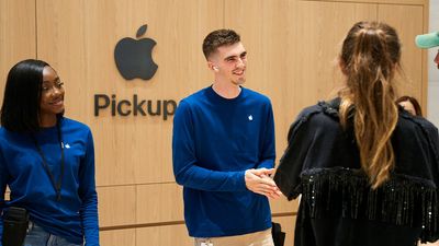 Apple Warns Of Holiday Sales Slowdown, Forecasts Big Drop In Mac Business