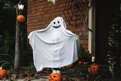 Spectres and Sugar: Seven Stories to Read for Halloween