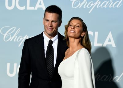 NFL star Tom Brady, supermodel Gisele Bundchen confirm divorce