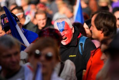 Czechs rally to demand resignation of pro-Western government