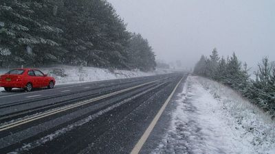 Antarctic winds to bring unseasonal snow for parts of south-east Australia