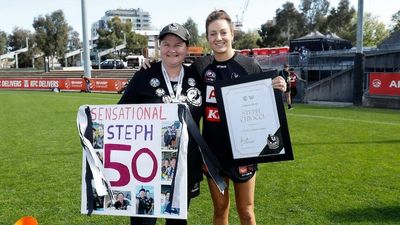 These AFLW club members support more than one team, and it's changing the way they view the game