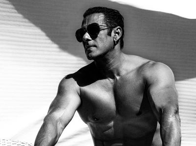 Entertainment:'Bhaijaan' Salman Khan Extends Bhai Dooj Wishes With A Shirtless Picture