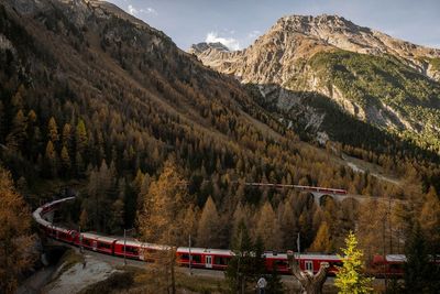 Swiss claim record for world's longest passenger train