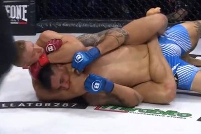 Bellator 287 video: Luke Trainer rebounds from first loss with easy submission win