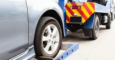 Son tells Reddit users how he had car of dad's neighbours towed away