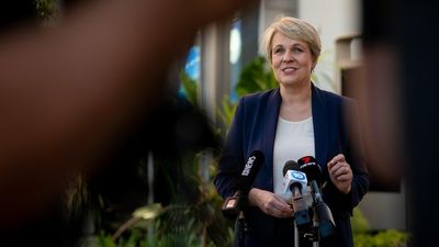 Water Minister Tanya Plibersek says Coalition dam money will go towards secret fund to buy water rights from irrigators