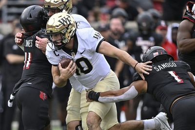 Wake Forest had one of the worst quarters ever with 6 (!!!) turnovers, and fans couldn’t believe it