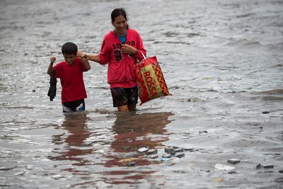 Storm Nalgae death toll climbs to 48 in Philippines, 22 missing