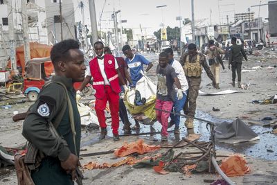 At least 100 killed, 300 hurt in ‘heinous’ Mogadishu car bombings