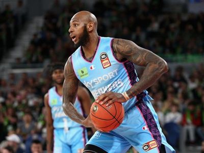 Breakers surge to top of NBL ladder
