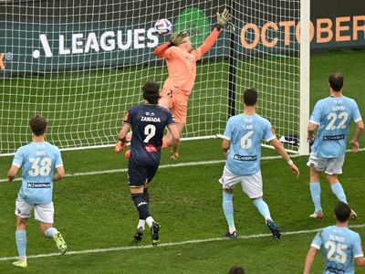 Phoenix fight back to draw at City