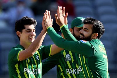 Hopeful Pakistan ease to T20 World Cup win over Netherlands