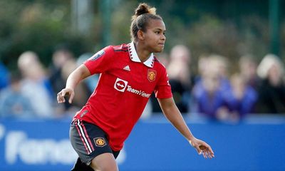 Manchester United return to summit as Nikita Parris fires WSL win over Everton