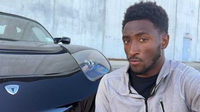 MKBHD Drives The Original Tesla Roadster, Says It’s A Real Sports Car