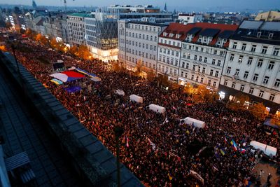 Czechs rally against rising extremism and voice support for Ukraine