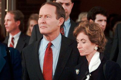 Wife of former U.S. Sen. Lamar Alexander dies at age 77