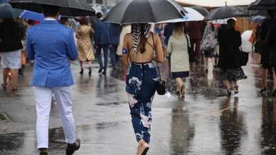 Melbourne Cup day expected to be interrupted by rain, and possible thunderstorm and hail