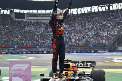 Mexican GP: Verstappen eases to record-breaking 14th win of 2022