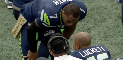 Geno Smith was seen encouraging Tyler Lockett after a dropped TD and the leadership paid off