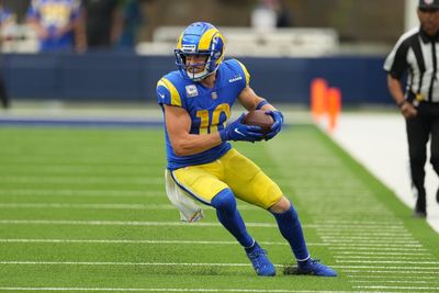 Cooper Kupp goes down late in 4th quarter, walks off under own power