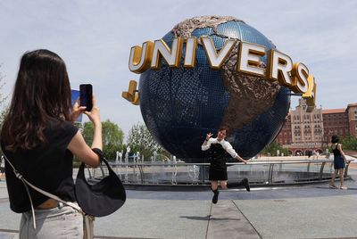 Beijing's Universal Resort reopens Oct 31 after COVID measures