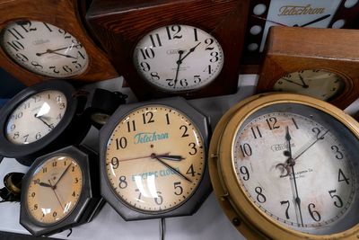 When do the clocks go back in October 2024?