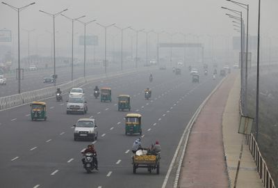 Delhi stops construction as pollution set to worsen from Tuesday