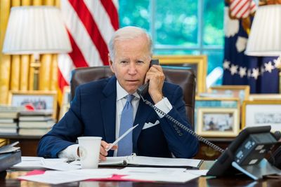 Biden loses temper during call with Zelensky over military aid