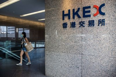 Asian markets extend rally as bargain-buyers boost Hong Kong
