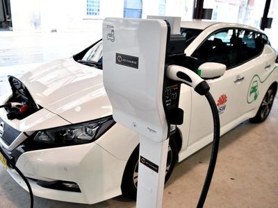 Electric car drivers to stay in fast lane