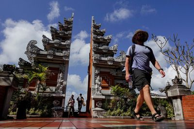 Indonesia foreign arrivals rebound further in September