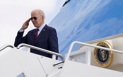 Midterm polls – latest: Narrow leads for Democrats as Biden and Obama hit campaign trail