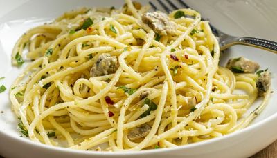Menu planner: For a low-cost meal, try garlicky spaghetti with clams