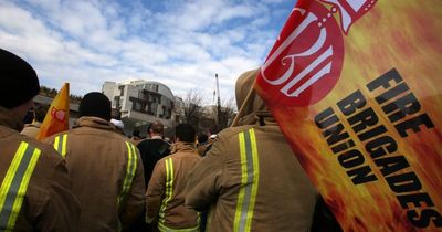 Firefighters urged to reject 5% pay deal as ballot on industrial action opens