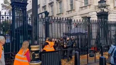 Just Stop Oil block Downing Street gates