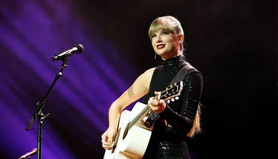 Taylor Swift announces Soldier Field dates as part of new tour