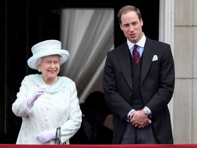 Queen Elizabeth’s sweet handwritten note to Prince William goes viral: ‘Granny’