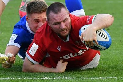 Hooker Owens set for Wales return after injury woes