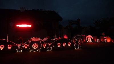 Watch video of fang-tastic Halloween house light show