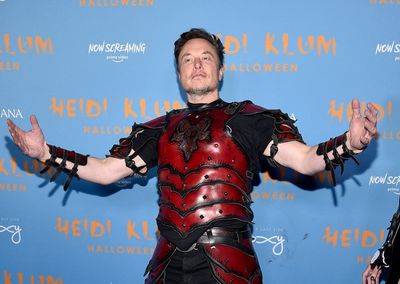 Fresh off Twitter acquisition, Musk suits up for Halloween