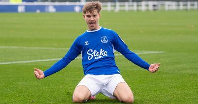 Everton teenager names first-team inspirations after agreeing new contract in dream week