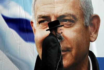 Israel voters flock to the polls as Netanyahu eyes comeback