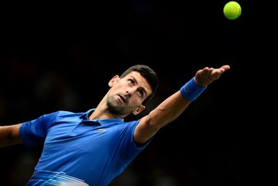 Djokovic hits the ground running in Paris