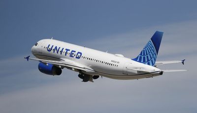 United pilots reject contract offer as they push for bigger raises