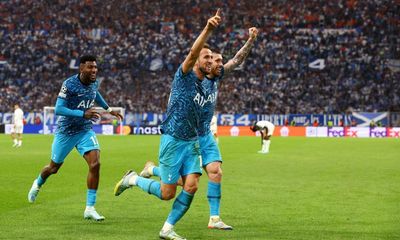 Lenglet and Højbjerg complete Spurs comeback at Marseille to win group